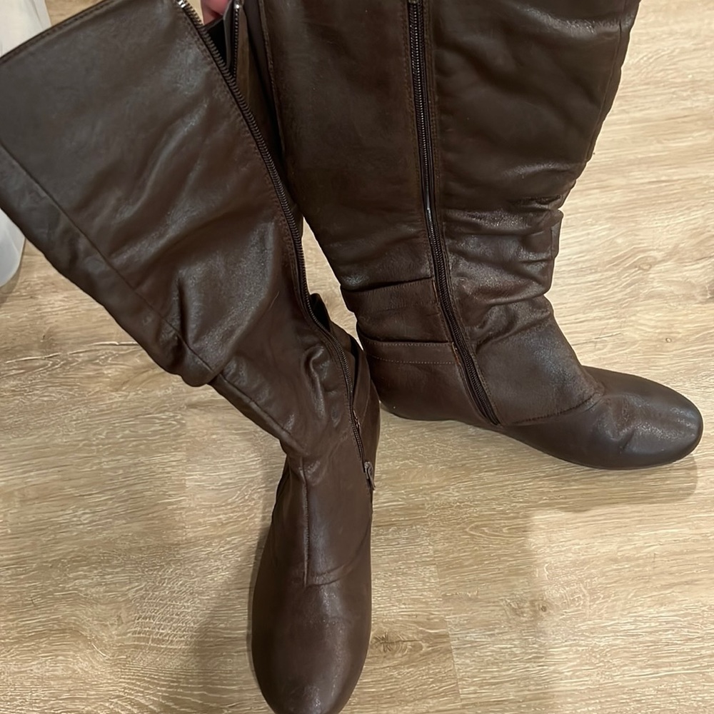 Jessica Cline long boots brown size 8